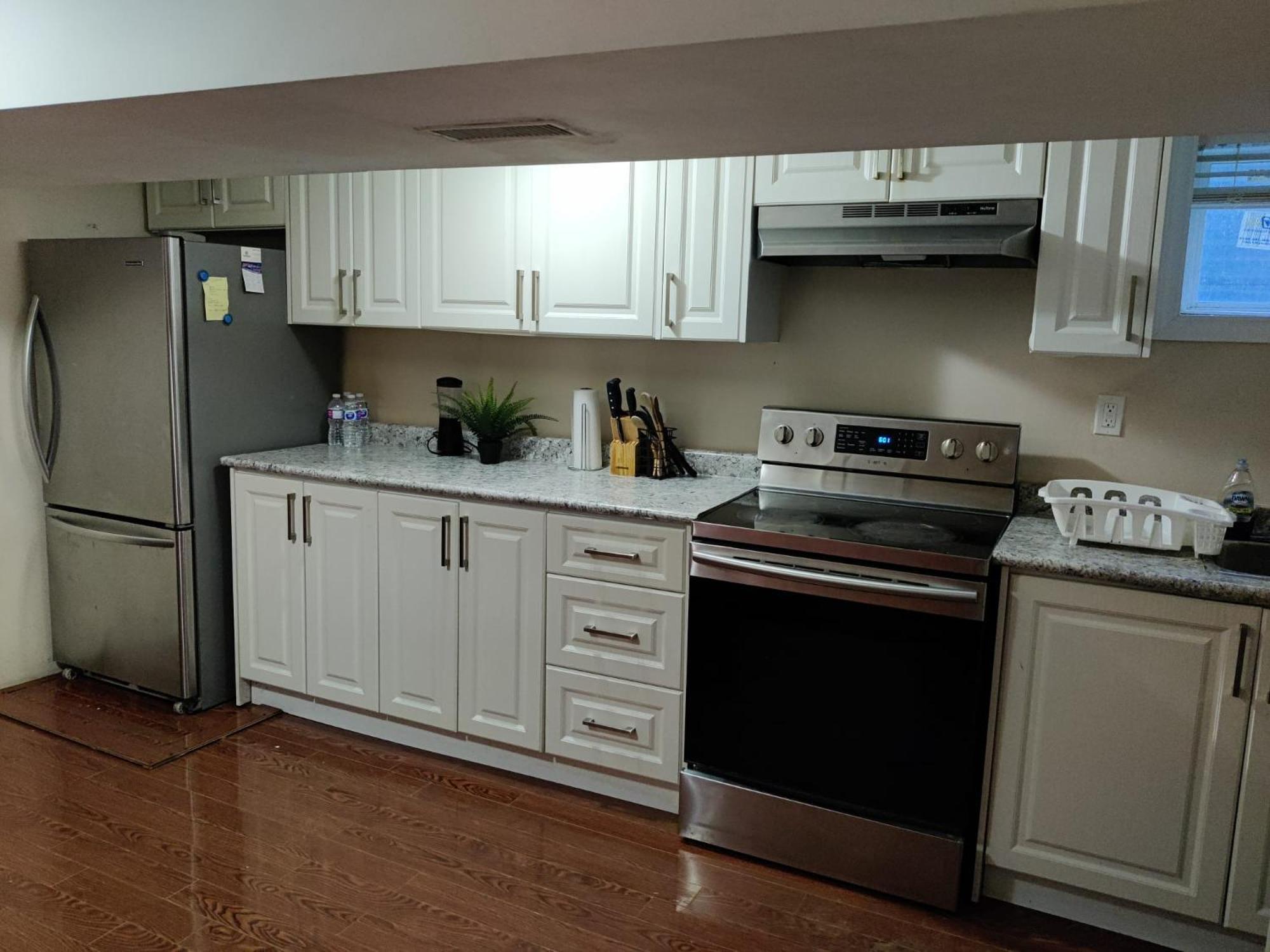 טורונטו Spacious Mbr Near Kennedy Subway & Go מראה חיצוני תמונה