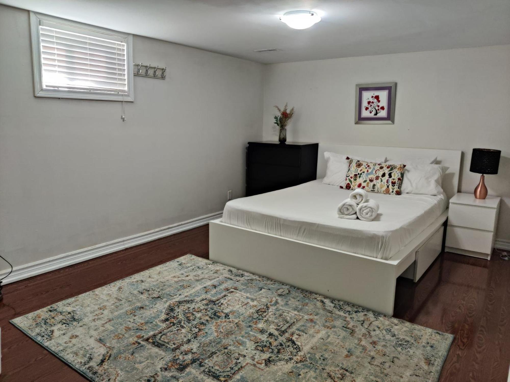 טורונטו Spacious Mbr Near Kennedy Subway & Go מראה חיצוני תמונה