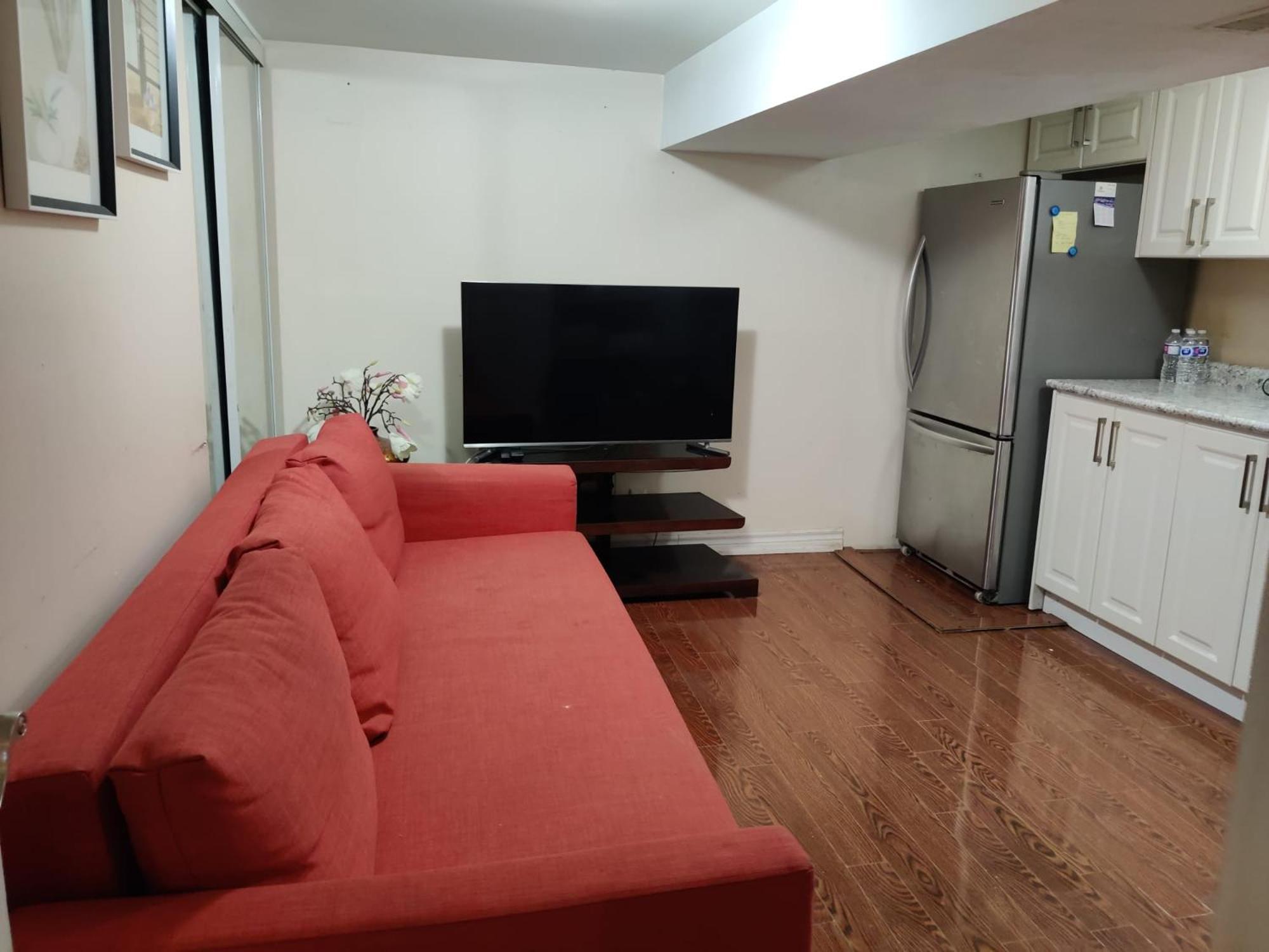 טורונטו Spacious Mbr Near Kennedy Subway & Go מראה חיצוני תמונה