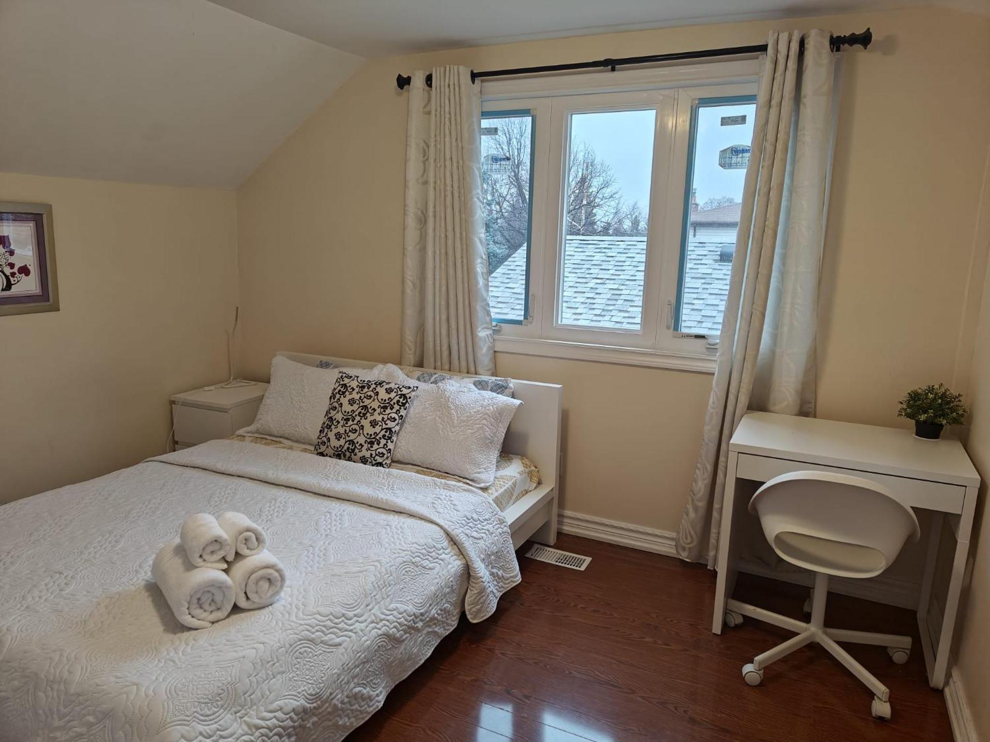 טורונטו Spacious Mbr Near Kennedy Subway & Go מראה חיצוני תמונה