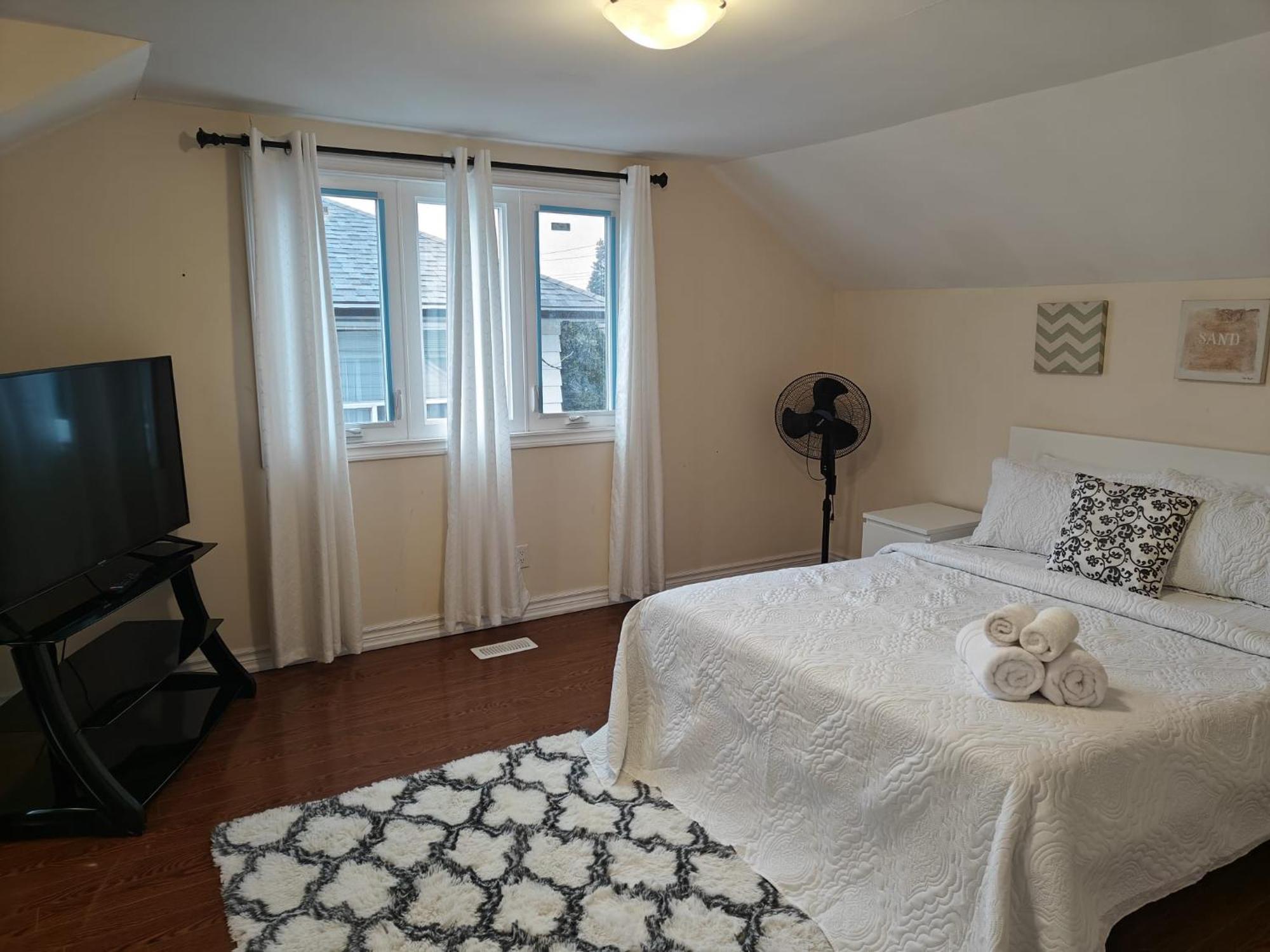 טורונטו Spacious Mbr Near Kennedy Subway & Go מראה חיצוני תמונה