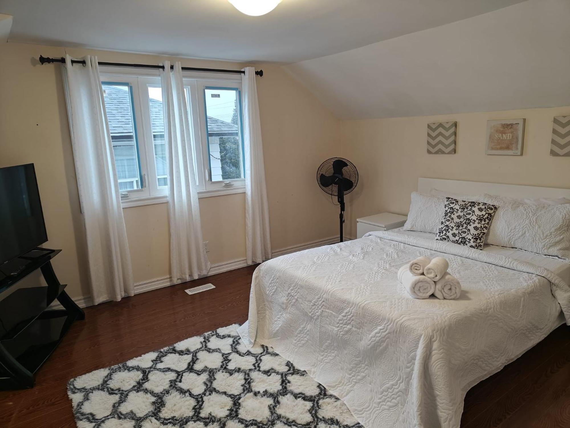 טורונטו Spacious Mbr Near Kennedy Subway & Go מראה חיצוני תמונה